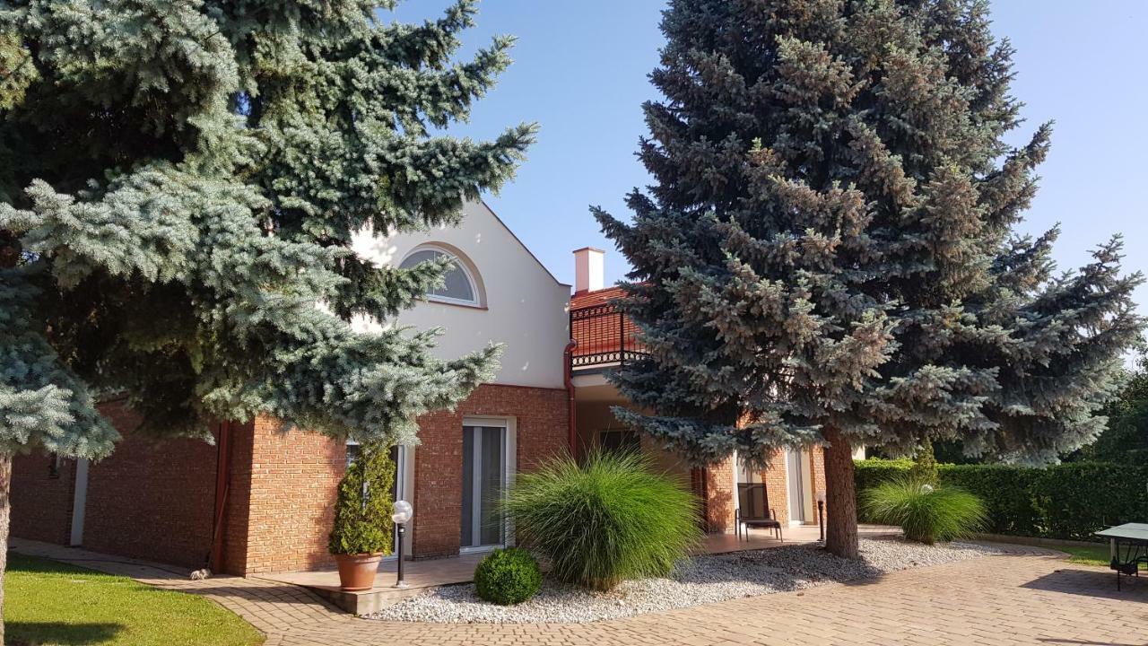 Mimi Apartman Balatonalmádi Exterior foto